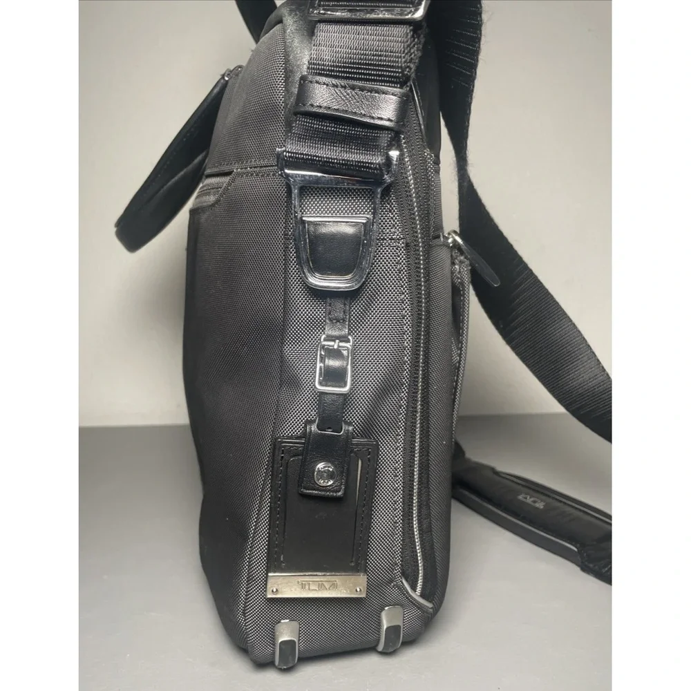TUMI Alpha 3 Compact Briefcase Laptop Messenger Bag